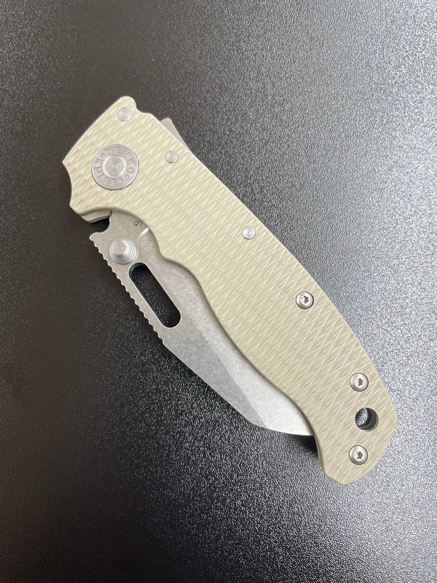 Demko AD20.5 Tan G10 S35VN Sharkfoot