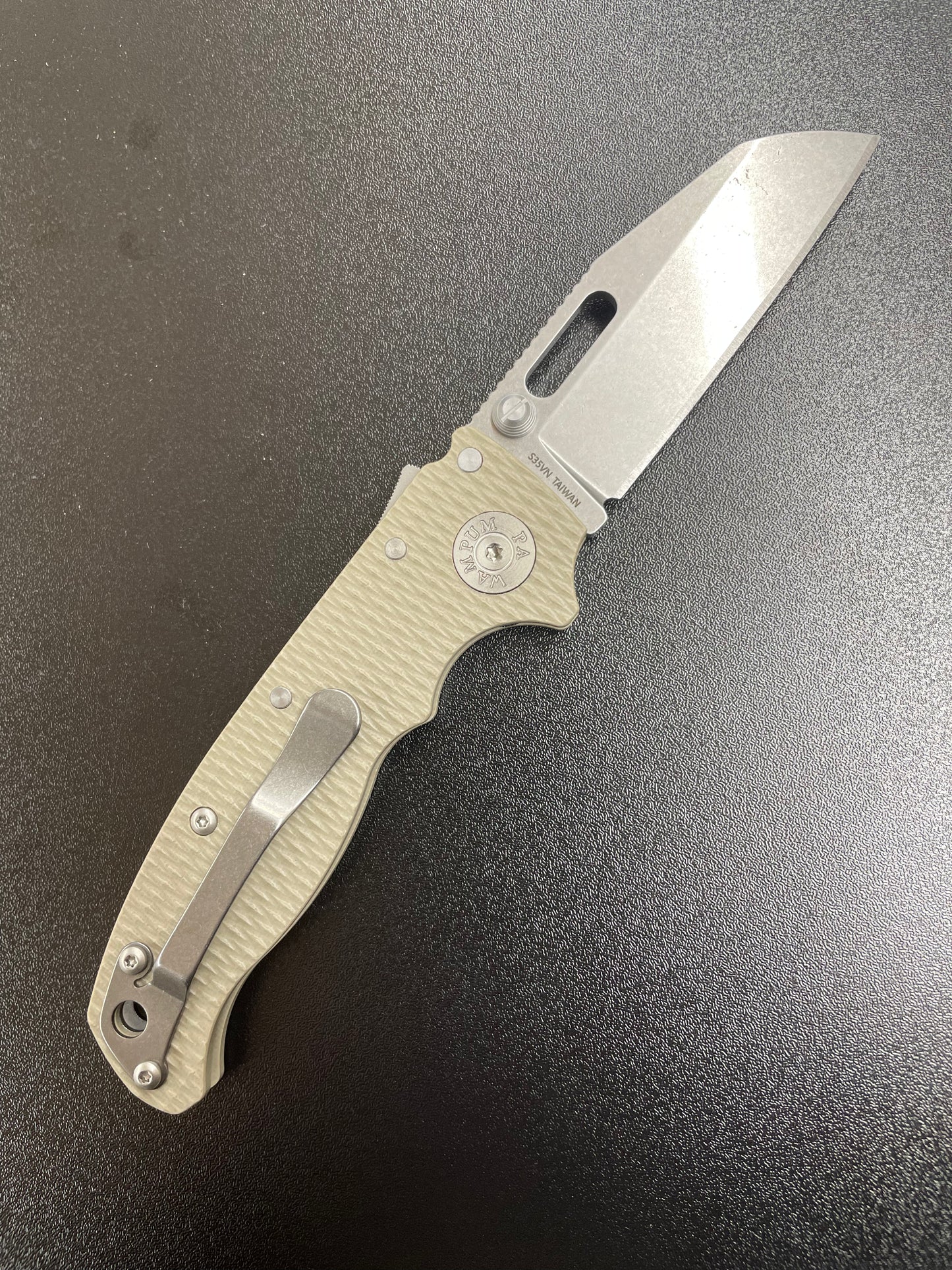 Demko AD20.5 Tan G10 S35VN Sharkfoot