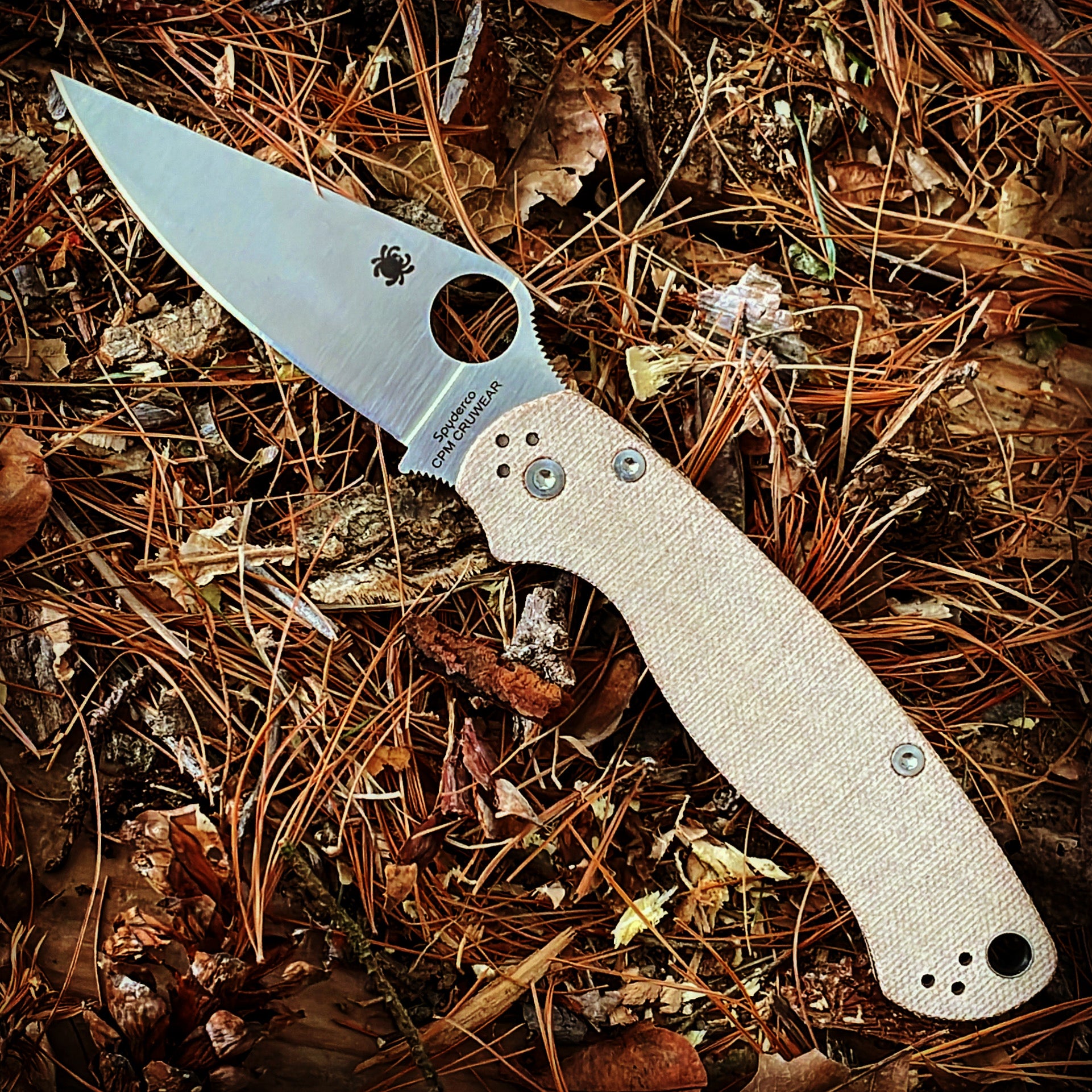 Spyderco Paramilitary 2 Micarta CRUWEAR “CRUCARTA” – Indiana Knives